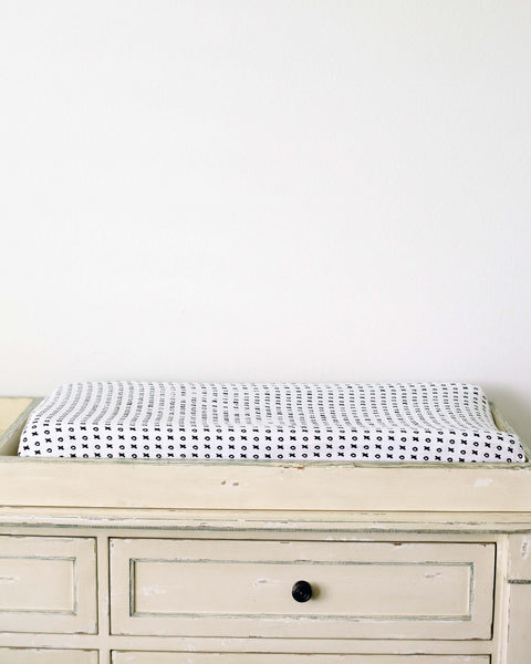 MODERN BURLAP Organic Changing Pad Cover XO