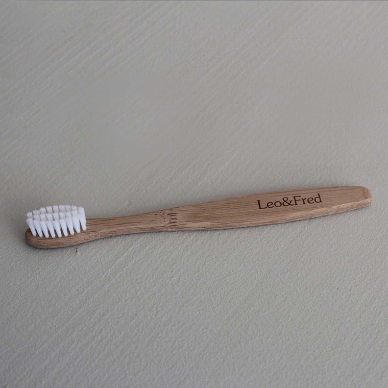 LEO & FRED Wooden Toothbrush White